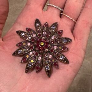 ✨ Joan Rivers Swarovski Starburst Brooch – Red & Blue